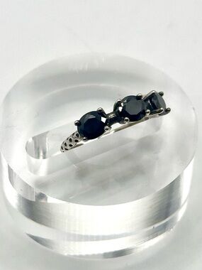 Sterling Silver & Black Onyx Three Stone Prong Set Ring Polka Dot Band 925 Sz 6